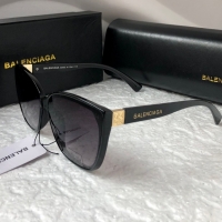 Balenciaga дамски слънчеви очила с лого, снимка 8 - Слънчеви и диоптрични очила - 36109195