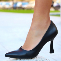 Черни обувки на ток код LT1301, снимка 2 - Дамски обувки на ток - 36195169