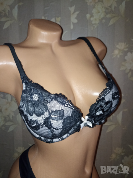 Victoria Secret 34 B- Сутиен с твърди чашки с банел , снимка 1