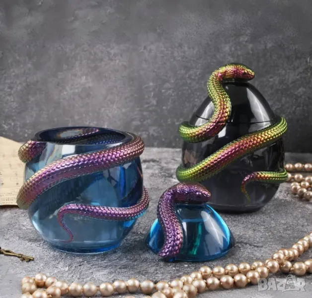 Молд бурканче със змия, снимка 1