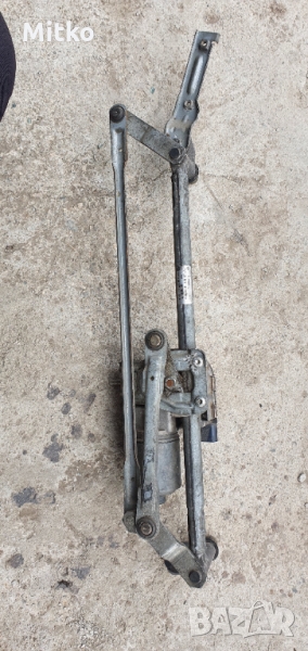 Моторче с механизъм чистачки Голф 5, снимка 1