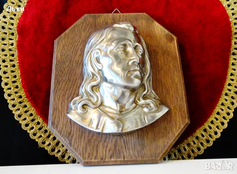 Скулптура,икона Исус от цинк,дървена основа. , снимка 1