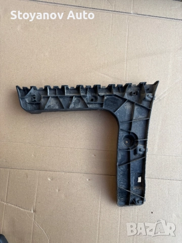 Скоба за задна броня, десен водач Audi A6 C7 Седан 4G5 807 454 RH / 4G5807454