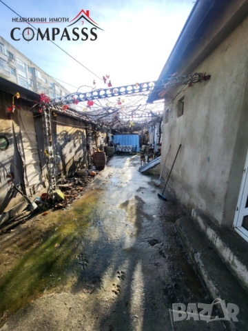 Къща с двор, район ЦЕНТЪР-Млад техник, гр. Добрич– 120153евро!, снимка 14 - Къщи - 51216606