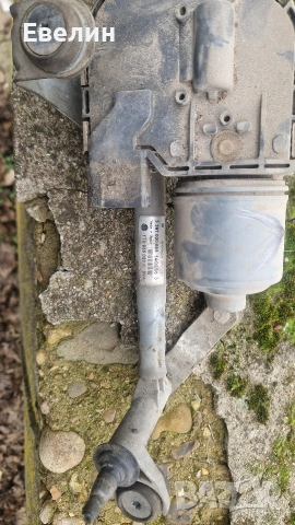 ляво моторче чистачки Bosch, VW Touran 2006г, снимка 2 - Части - 53476582