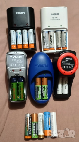 Лот 5 бр. Зарядни за NiMH батерии Sanyo,Philips, Varta, Hama + 21 бр. NiMH батерии 
