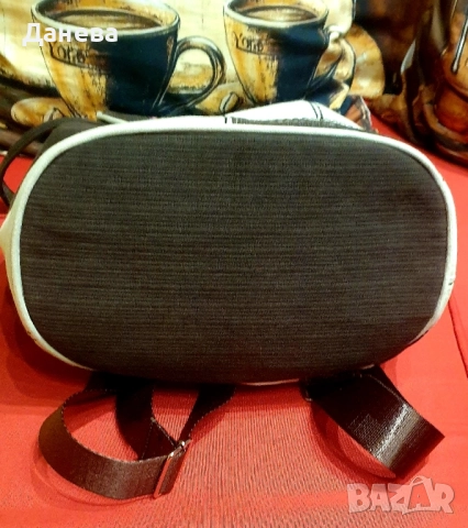 Дамска раница от плат с бродерия , снимка 5 - Раници - 51991327