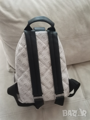 Нова дамска раница Guess реплика , снимка 5 - Чанти - 44711434