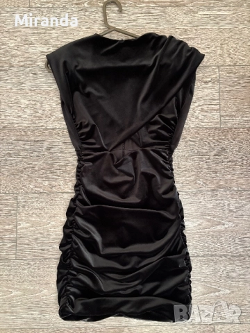 Zara кадифена рокля М, снимка 4 - Рокли - 52397041