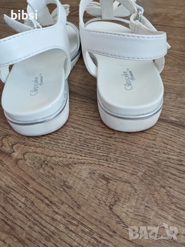 Бели сандалки - 29 номер, снимка 2 - Детски сандали и чехли - 53844536