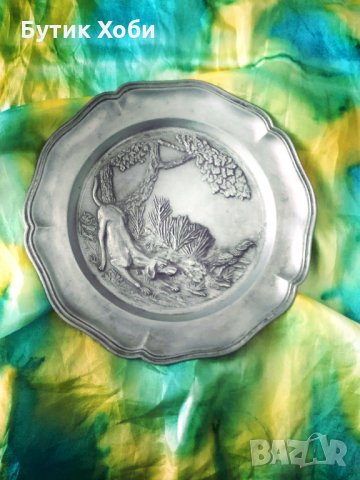 Декоративна оловна чиния
