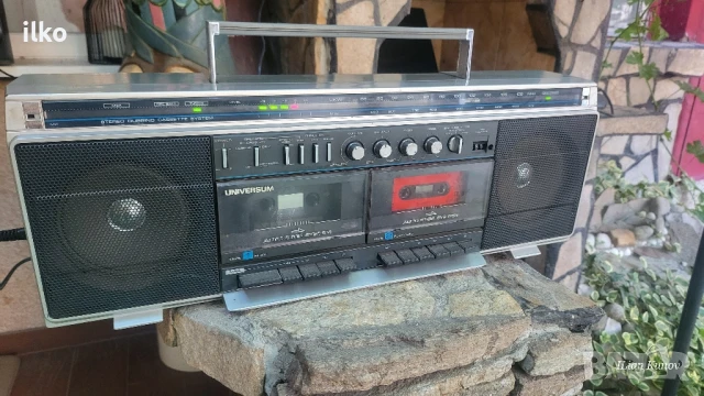 UNIVERSUM CRT-2333C2, снимка 4 - Радиокасетофони, транзистори - 51162962