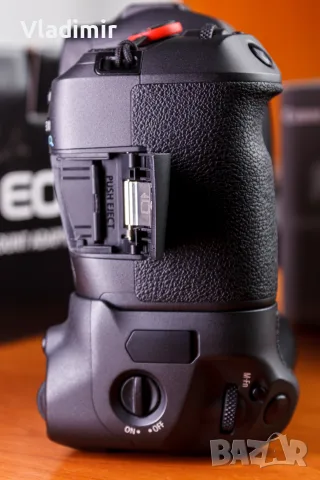 Canon EOS R + оригинален Battery Grip + 3 батерии + RF 50mm f/1.8, снимка 8 - Фотоапарати - 56324140