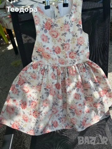 Прелестна рокля, снимка 2 - Детски рокли и поли - 50744730