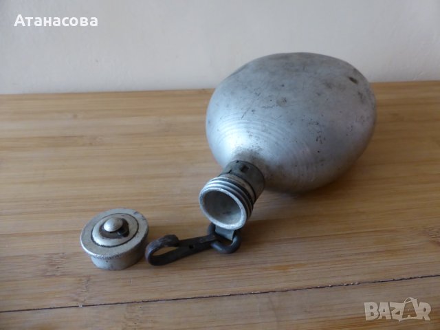 Военна войнишка алуминиева манерка с карабинка, снимка 4 - Антикварни и старинни предмети - 44265347