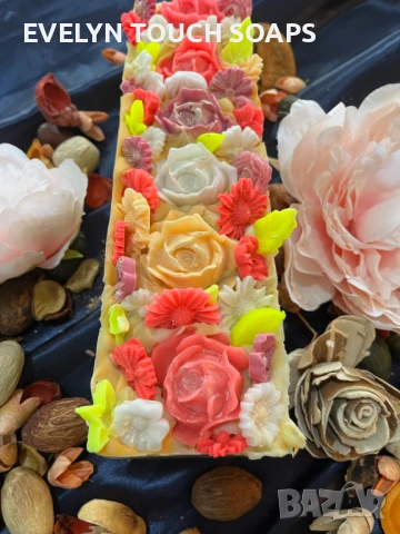 Градината Мажорел – арт сапун с флорална композиция , снимка 8 - Козметика за тяло - 51268005