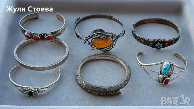 Сребърна гривна с естесвен кехлибар