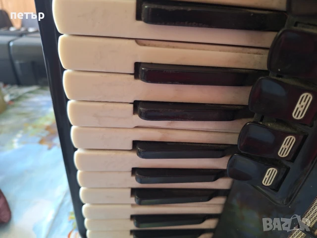 Акордеон Велтмайстер Стела 60баса , снимка 3 - Акордеони - 50664499