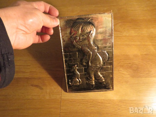 Стара медна табела момиченце WC тоалетна  за заведение, бар, механа, декорация или за колекция .