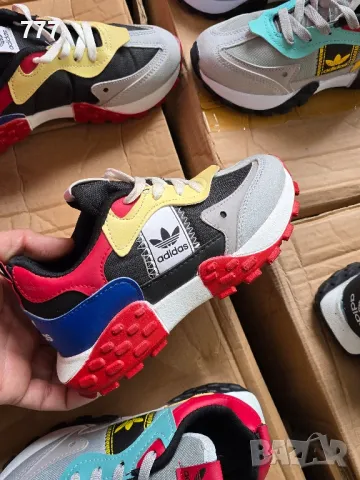 маратонки Adidas , снимка 2 - Детски маратонки - 49366752