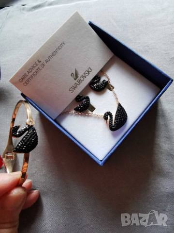 Комплект Сваровски със сертификат за оригиналност НОВИ в кутия Swarovski, снимка 2 - Бижутерийни комплекти - 36368792