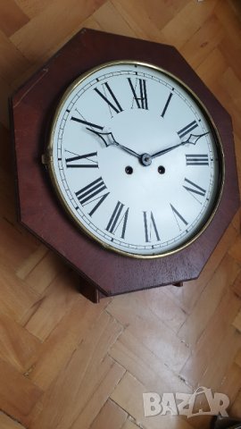 Стенен часовник, снимка 4 - Антикварни и старинни предмети - 44214547