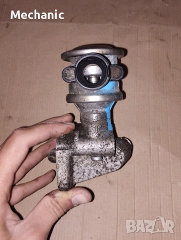 EGR клапан Ауди А3 Голф 4 1.6, снимка 2 - Части - 51942101