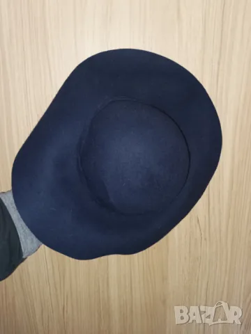 Дамска шапка с периферия 