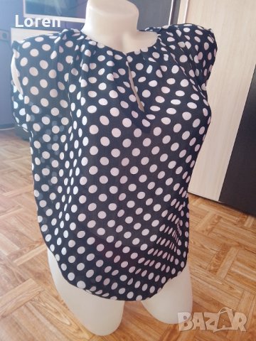 Блузка в тъмно синьо на бели точки