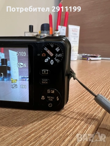 Фотоапарат Fujifilm 12 Mp с подаръци, снимка 4 - Фотоапарати - 53393326