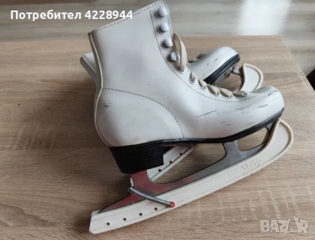 Дамски / детски Кънки за лед, естествена кожа, фигурно пързаляне номер 35, снимка 7 - Зимни спортове - 50778835