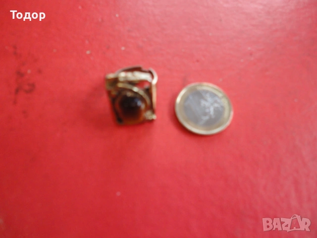 Позлатен пръстен с естествен камък 