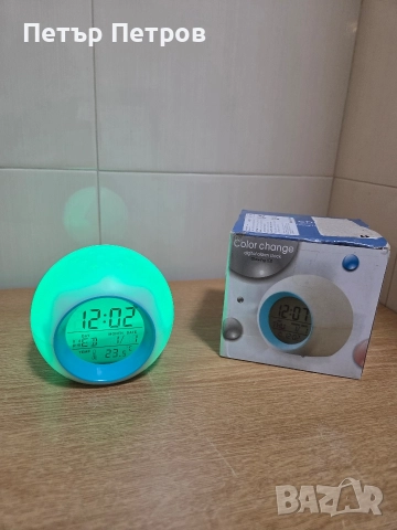 Детски цифров будилник Too Ta с 7 цвята нощна светлина. 