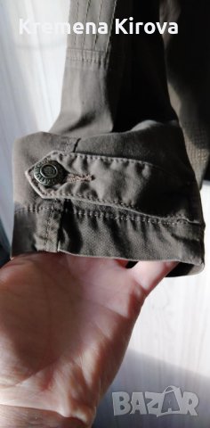 Оригинално ново дамско яке GUESS. Закупено в Канада. Не е втора употреба.Размер S/P., снимка 6 - Якета - 41169052