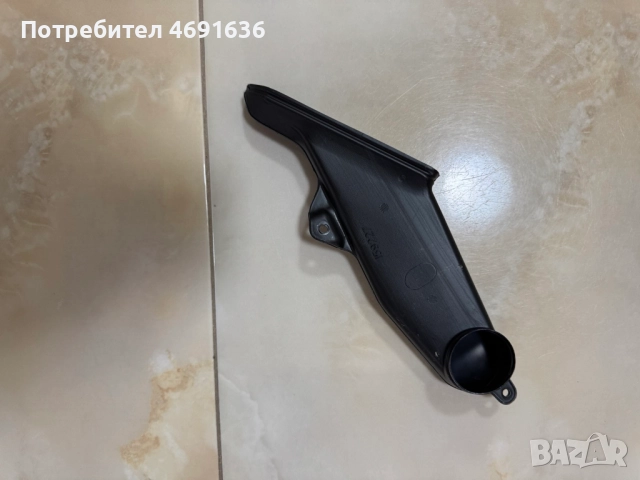 Вътрешен въздуховод на предна лява врата на Ауди Audi A8 D4 4H само за 20лв. 4H0819869, снимка 2 - Части - 52902422