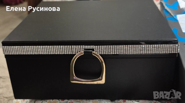 Продавам кутия за бижута