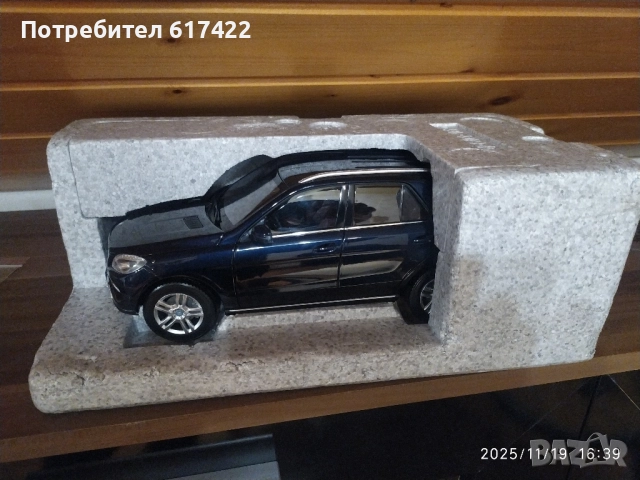 1:18 Метален модел на Mercedes M Klasse ML 2011 Minichamps, снимка 18 - Колекции - 52433120