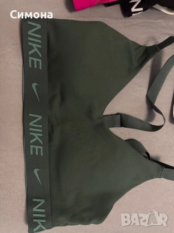 Спортни сутиени Nike , снимка 4 - Корсети, бюстиета, топове - 52381980