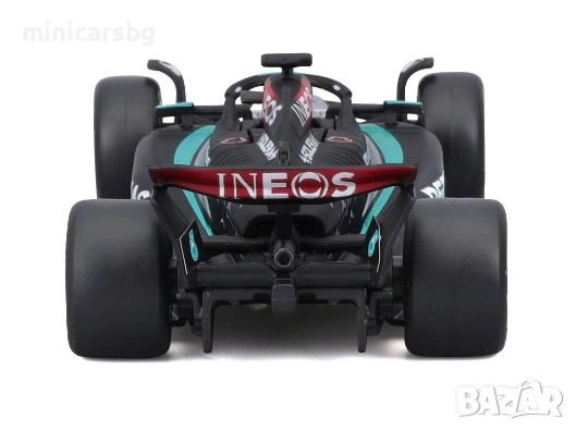 Bburago Mercedes-AMG F1 W15 №63 George Russell 1:43 – F1 болид модел, снимка 4 - Колекции - 52905007