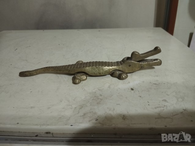 бронзова орехотрошачка-крокодил