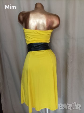 М Жълта рокля с черен кожен колан , снимка 3 - Рокли - 41593168