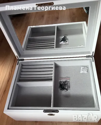 Луксозна Оригинална Кутия за Бижута с Капака Бяла, снимка 7 - Други - 48213558