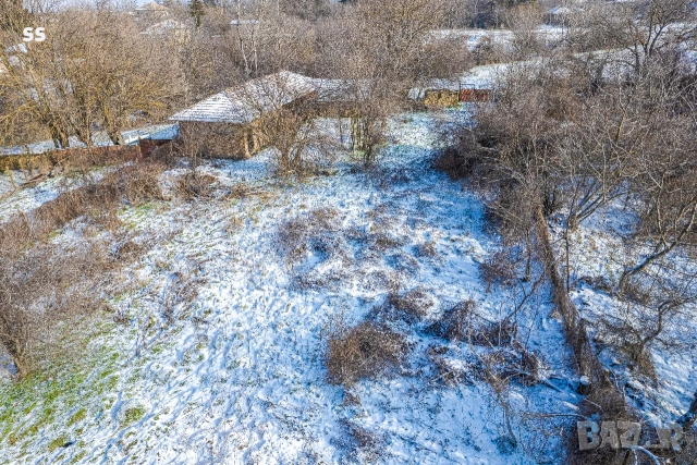 Продавам голям парцел 2.4 дка с масивни стопански сгради в с. Сушица, снимка 3 - Парцели - 53463102