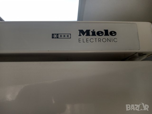 Голям два метра комбиниран хладилник с фризер Миеле Miele 2 години гаранция!, снимка 4 - Хладилници - 44252119