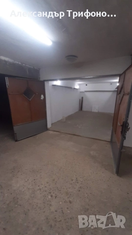 Гараж под наем ул."Г.Бенковски 52", снимка 13 - Гаражи и паркоместа - 52152056