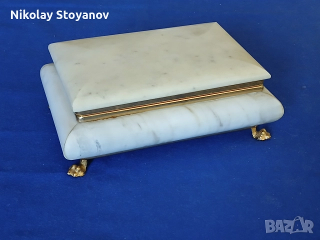 Мраморна кутийка