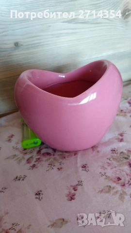 Гланцова керамична ваза сърце 