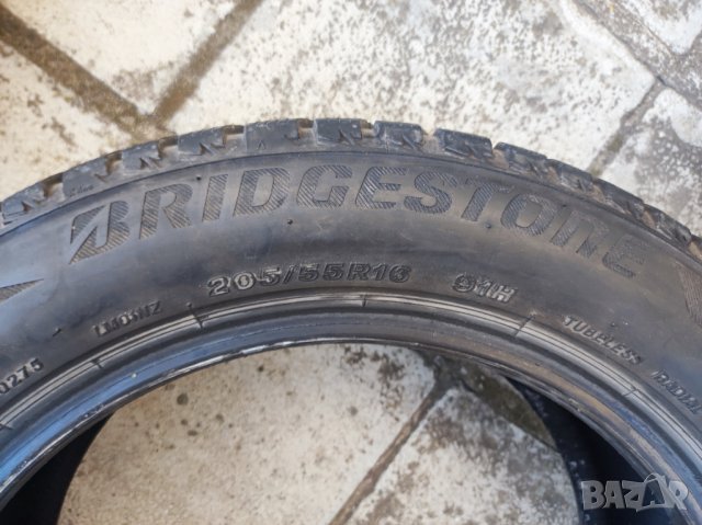 Зимни гуми Bridgestone 205/55/16, снимка 4 - Гуми и джанти - 43259271
