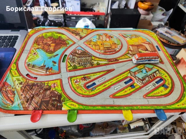 Стара унгарска ламаринена играчка