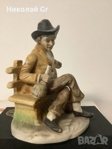 Фигурка порцелан  отличен състояние  стил Каподемонте  височина 19 см, снимка 3 - Колекции - 53084723